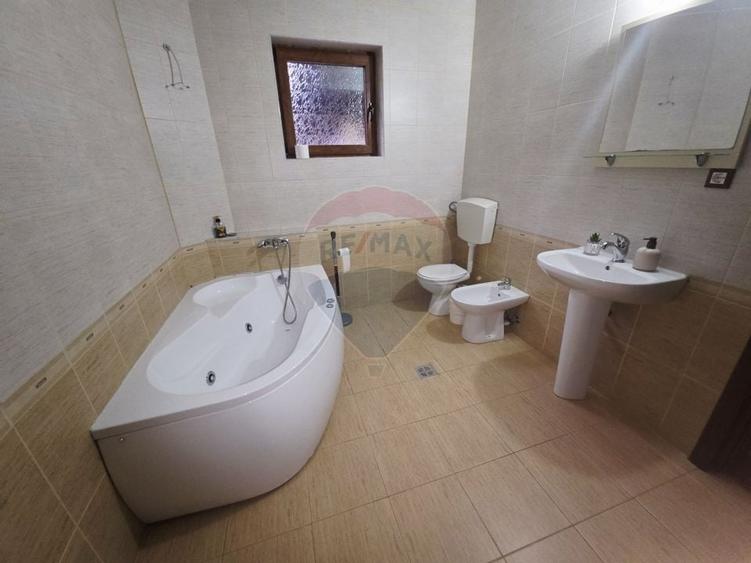 Casa /Vila de vanzare in Durau - 53