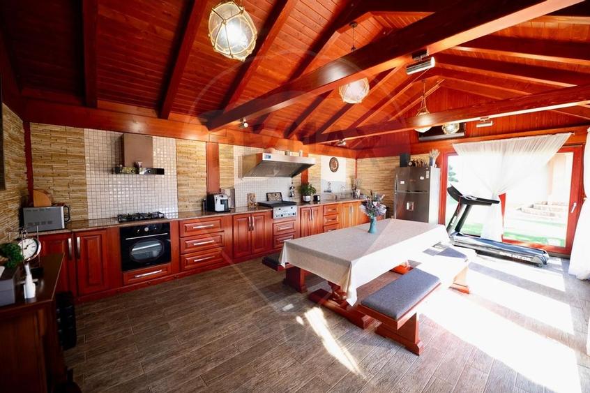 Casă impresionanta cu teren 2700mp garaj 2 masini si terasa-Madaras - 14