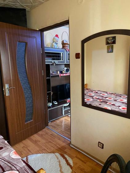 Apartament cu 2 camere in zona 9 mai - 6