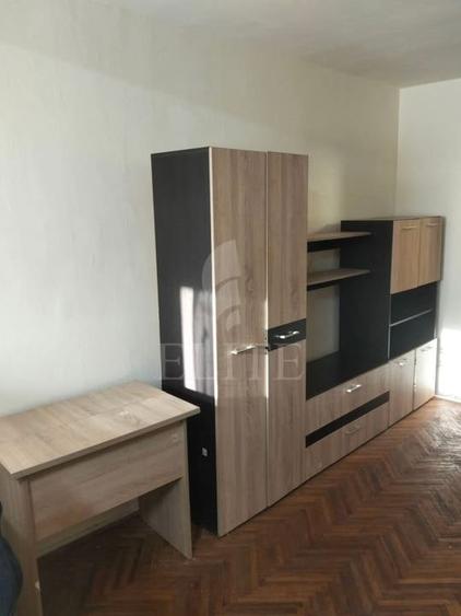 Garsoniera în zona LA TERENURI - 1