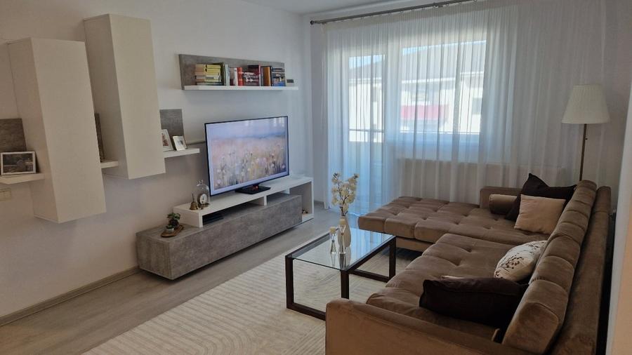 Vand Apartament 3 camere cu pod si parcare in Selimbar - 1