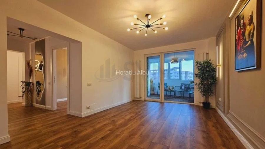 Apartament cu 2 camere decomandat în P-ța Victoriei Apartament cu 2 camere decomandat în P-ța Victoriei