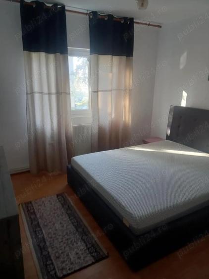 Dau spre inchiriere apartament 2 camere str. sucedava langa piata mare Roman etaj 1 , propriar nu ag - 5