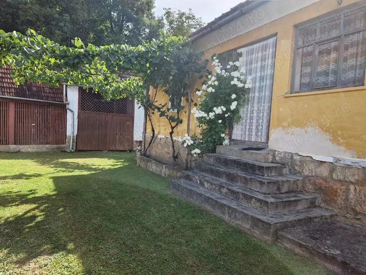 Casa intr-un loc superb - 1