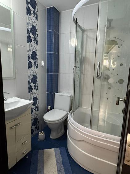 Vând Apartament cu 3 camere, decomandat, et. 3, 68 mp + acces la 100 mp  - 3