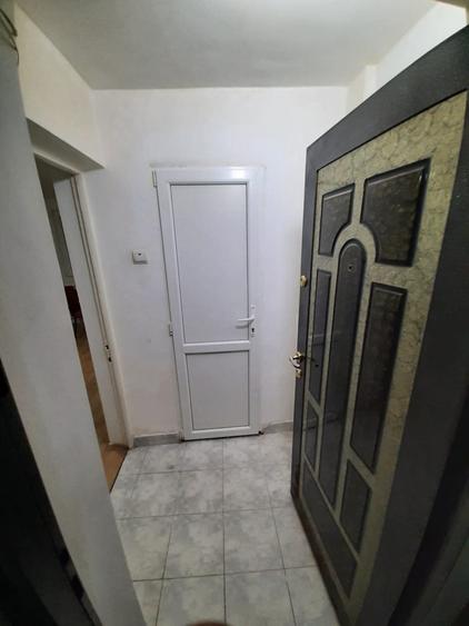 TATARASI-ap. 2 camere,30mp.et.1/4,curat,liber,fara risc,mobilat si utilat! - 2