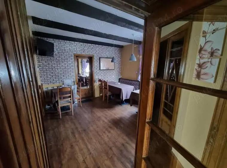 A 31 Proprietarul ofera spre inchiriere,300 mp utili in fata Inspectoratului Scolar ,strada Oituz,33 - 2