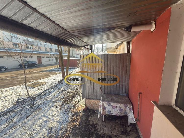 De vanzare apartament 3 camere Roman Neamt - 20