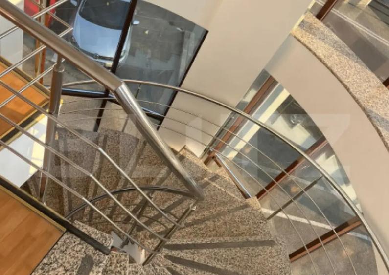 ???? Cladire multifunc?ionala, de inchiriat, 600 mp, zona - 5