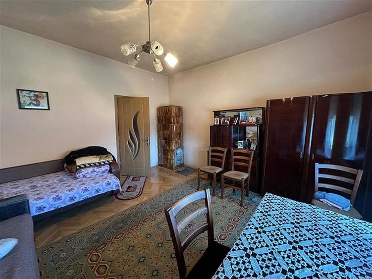 Casa Solida, pentru Familie extinsa,  cu Gradina si Teren, Doclin - 25