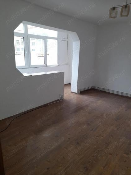 Apartament cu 3 camere, decomandat, la etaj 3, in Caransebes, 73.500euro - 1