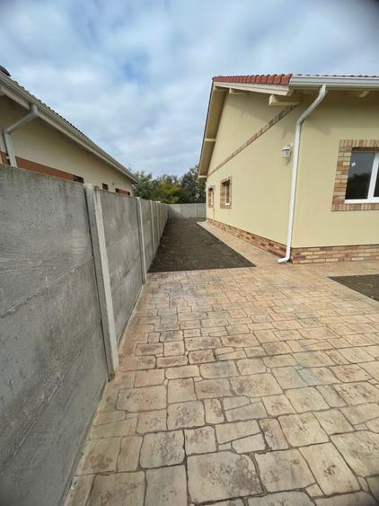 Două jumătăți de duplex, Bucovat - 12