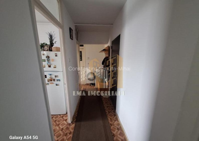 Apartament 2 camere decomandat Strada Bronzului Tractoru Bra Apartament 2 camere decomandat Strada Bronzului Tractoru Bra