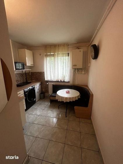 De vanzare- Apartament 1 camera, et.1, zona Berzei - 2
