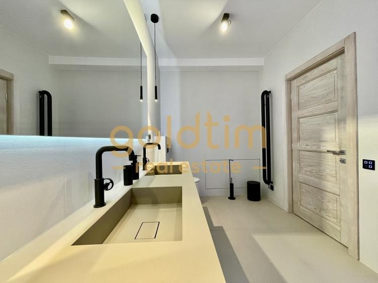 UNICA/ABSOLUT SUPERBA/ VILA INDIVIDUALA/IANCU NICOLAE/CURTE GENEROASA - 70