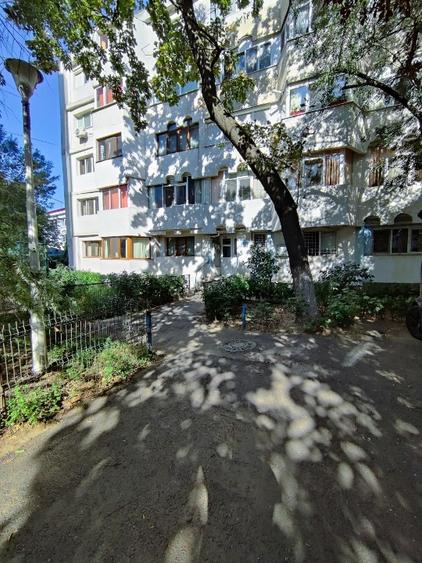 Apartament spatios de inchiriat Galati 84mp 3 camere parter Palatul Navigatiei - 1