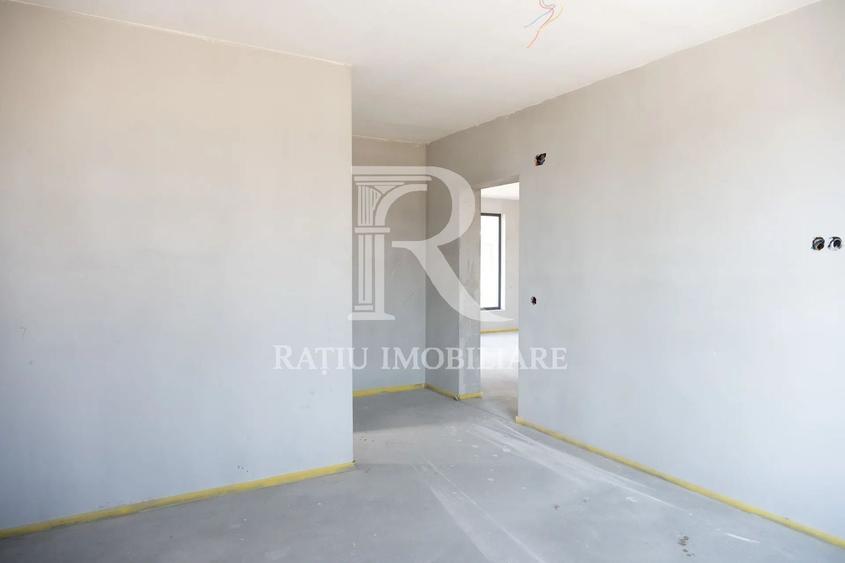 Casă individuală cu 4 camere cu Canalizare în Sântandrei