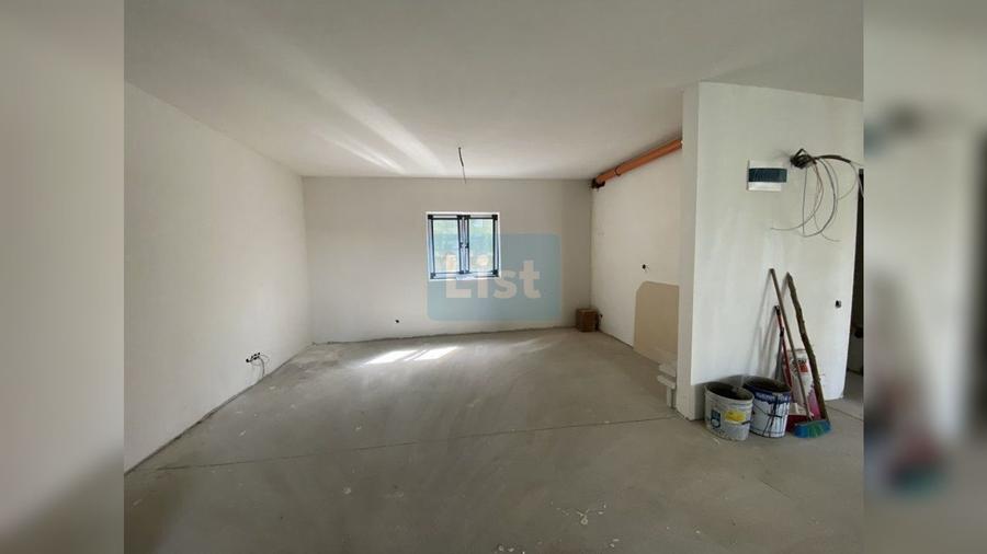 Apartament cu 3 camere semidecomandat în Andrei Mureșanu