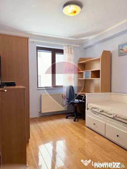 Apartament cu 4 camere decomandat în Fundeni