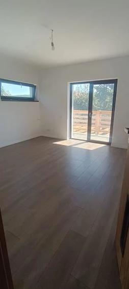Casă cu 4 camere cu Teren 484 Mp în Valea Ursului