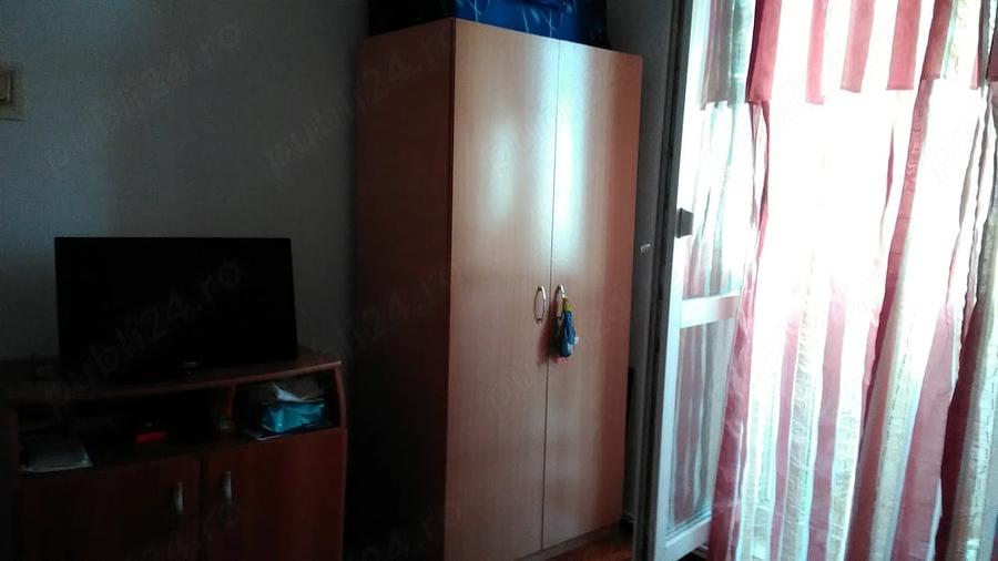 Apartament cu 3 camere decomandat în Lipovei