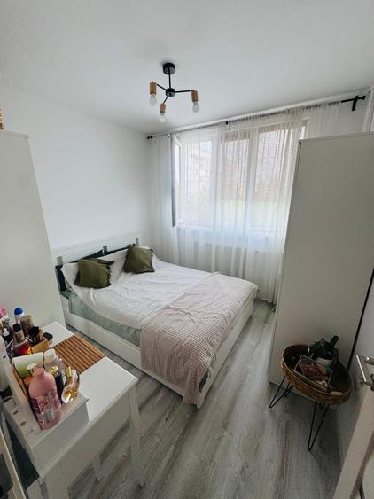 Apartament cu 3 camere semidecomandat în Drumul Taberei