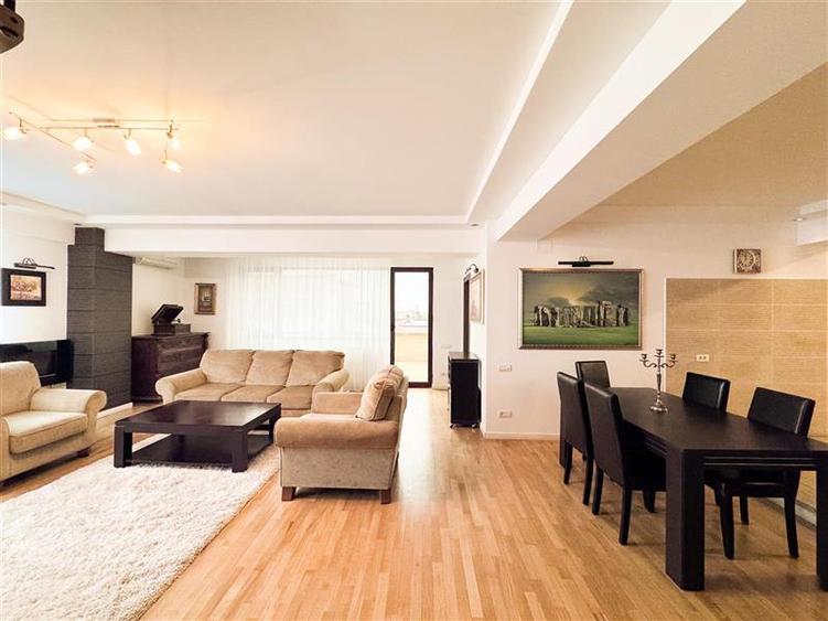 Apartament cu 3 camere decomandat, mobilat în Aviatorilor