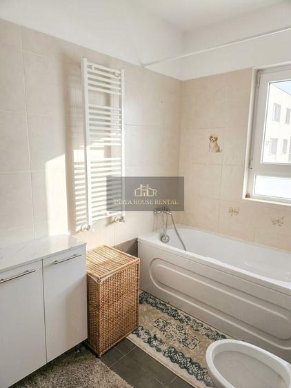 Apartament cu 3 camere decomandat, mobilat în Băneasa