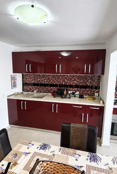 Apartament cu 2 camere decomandat, mobilat în Torontalului