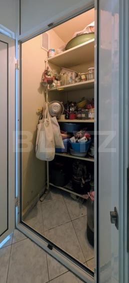 Apartament cu 4 camere decomandat, mobilat în Malu Roșu