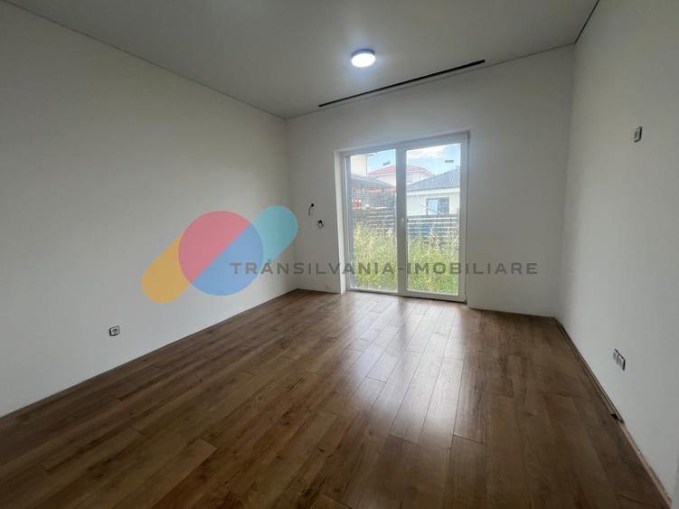 Casă individuală cu 5 camere cu Canalizare în Dezmir