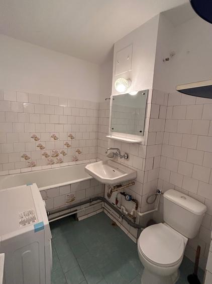 Apartament cu 3 camere decomandat în Exterior Vest