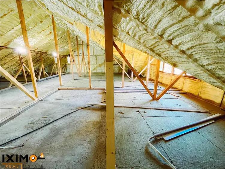 Casă cu 7 camere cu Canalizare în Podu Turcului