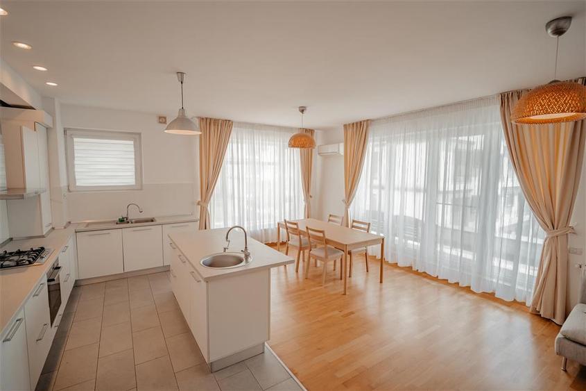 Apartament cu 4 camere decomandat, mobilat în Floreasca
