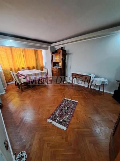 Apartament cu 3 camere decomandat în Semicentral