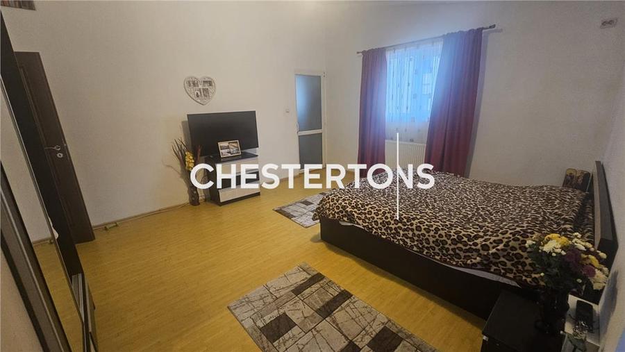 Apartament cu 4 camere decomandat, mobilat în Central