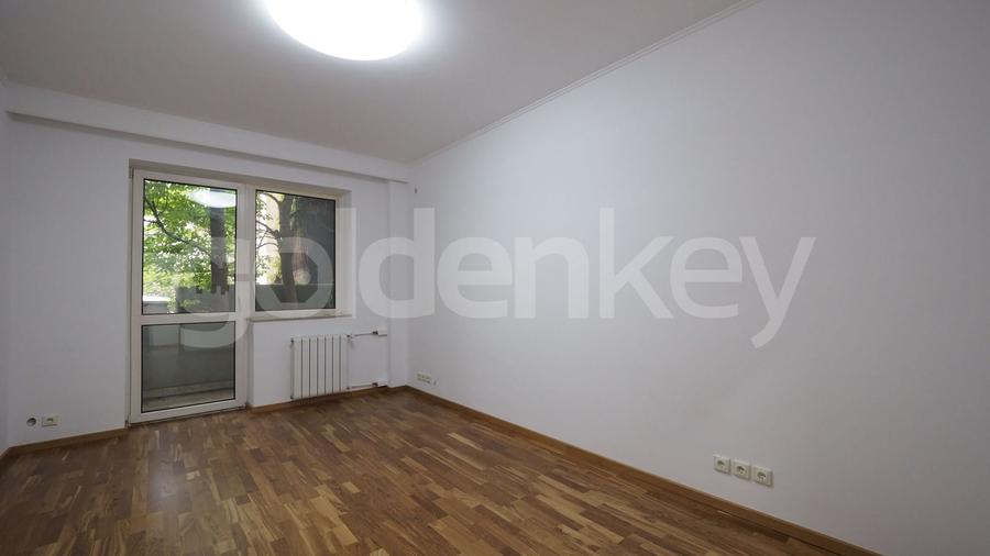 Apartament cu 7 camere decomandat în Aviatorilor