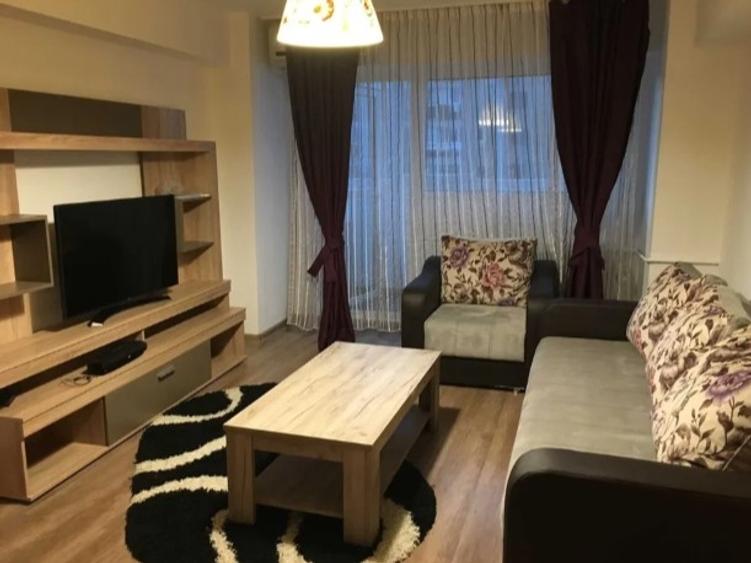 Apartament cu 2 camere semidecomandat, mobilat în Vitan