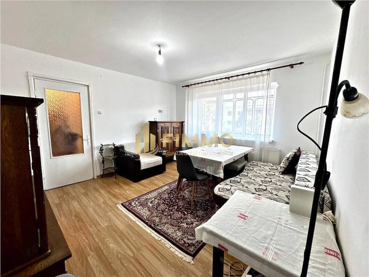 Apartament cu 3 camere semidecomandat în Poieni-Suceava