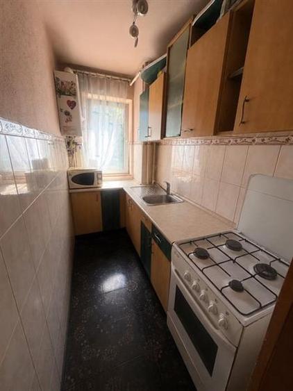Apartament 2 camere , etaj 1, centrala proprie. Zona Florilor - 5