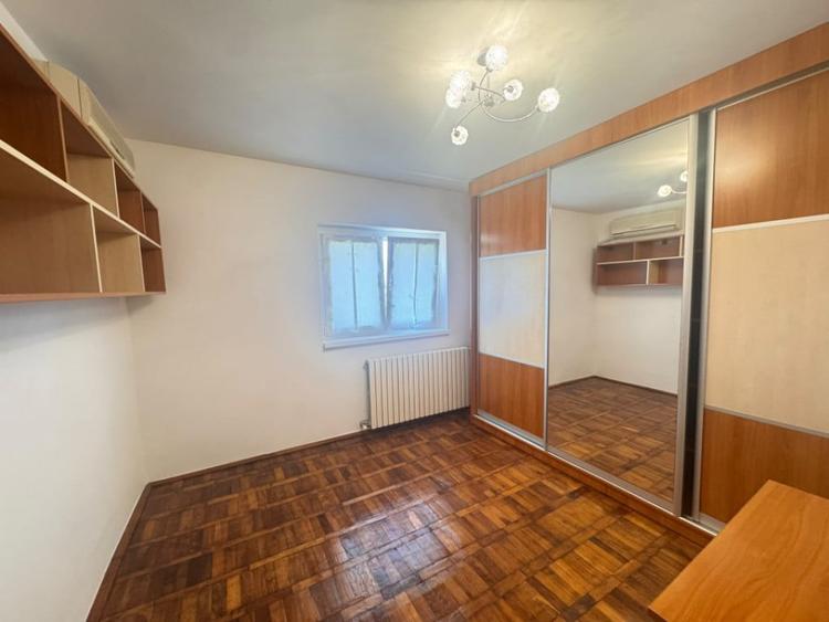 Apartament cu 3 camere decomandat în Tomis III
