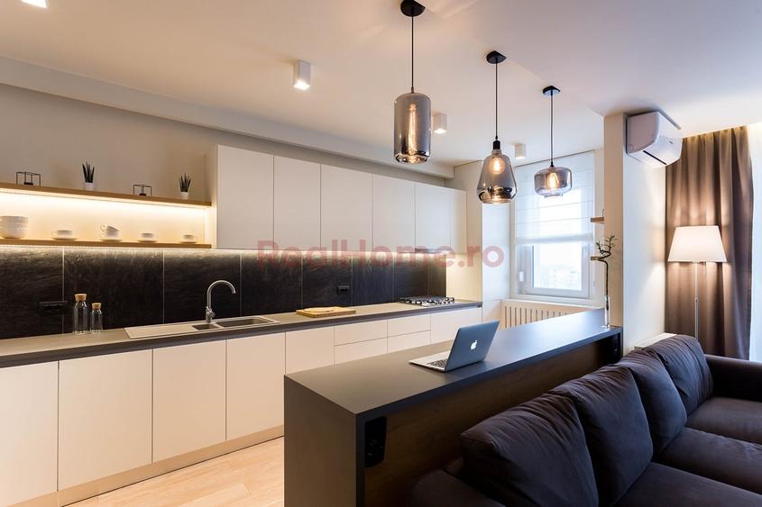 Apartament cu 5 camere decomandat în Theodor Pallady