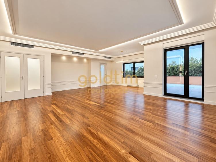 Apartament cu 4 camere decomandat, mobilat în Capitale
