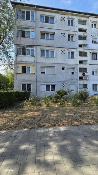 Apartament cu 2 camere nedecomandat în Micro 15