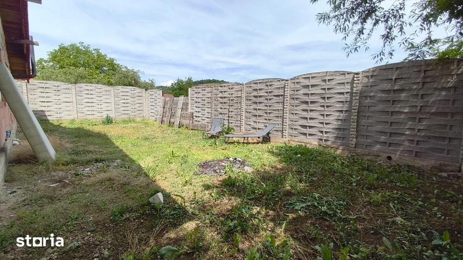 Casă cu 5 camere cu Teren 948 Mp în Central