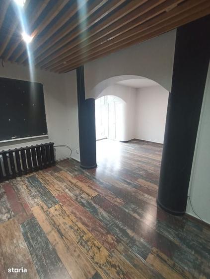 Spațiu comercial, de 64 mp, în Central