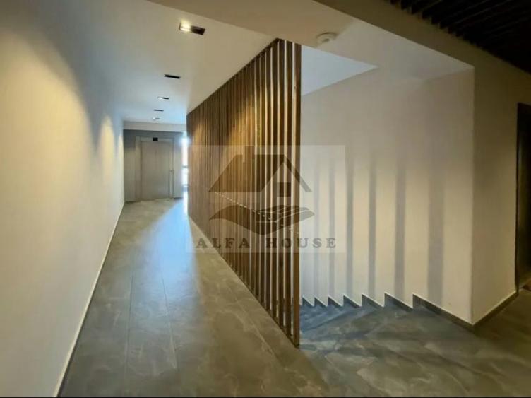 Apartament cu 3 camere decomandat, mobilat în Blumăna