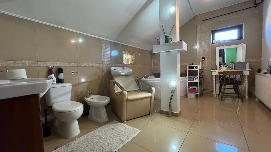 Casa deosebita P+M - zona Sanpetru - Comision 0% - 6