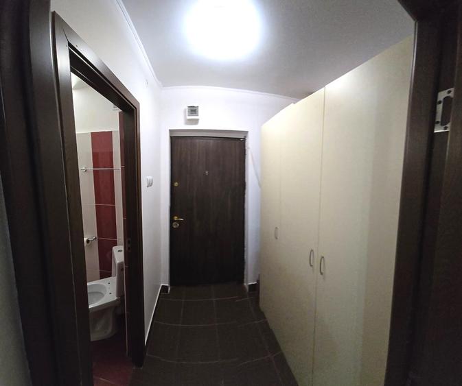 Garsonieră, zona Giurgiului, 2 stații  Eroii Revoluției, str Magurei, 1 - 5