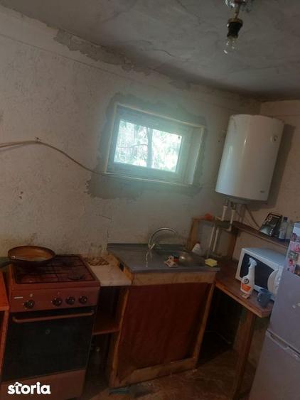 Casa de renovat cu teren 2570 mp in loc. Teiu jud. Arges - 2